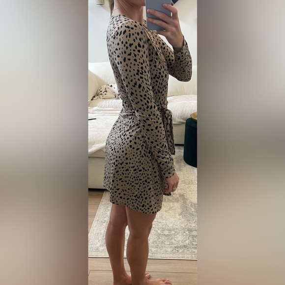 Boutique Long-sleeve Cheetah Print Wrap Dress - Picture 3 of 4
